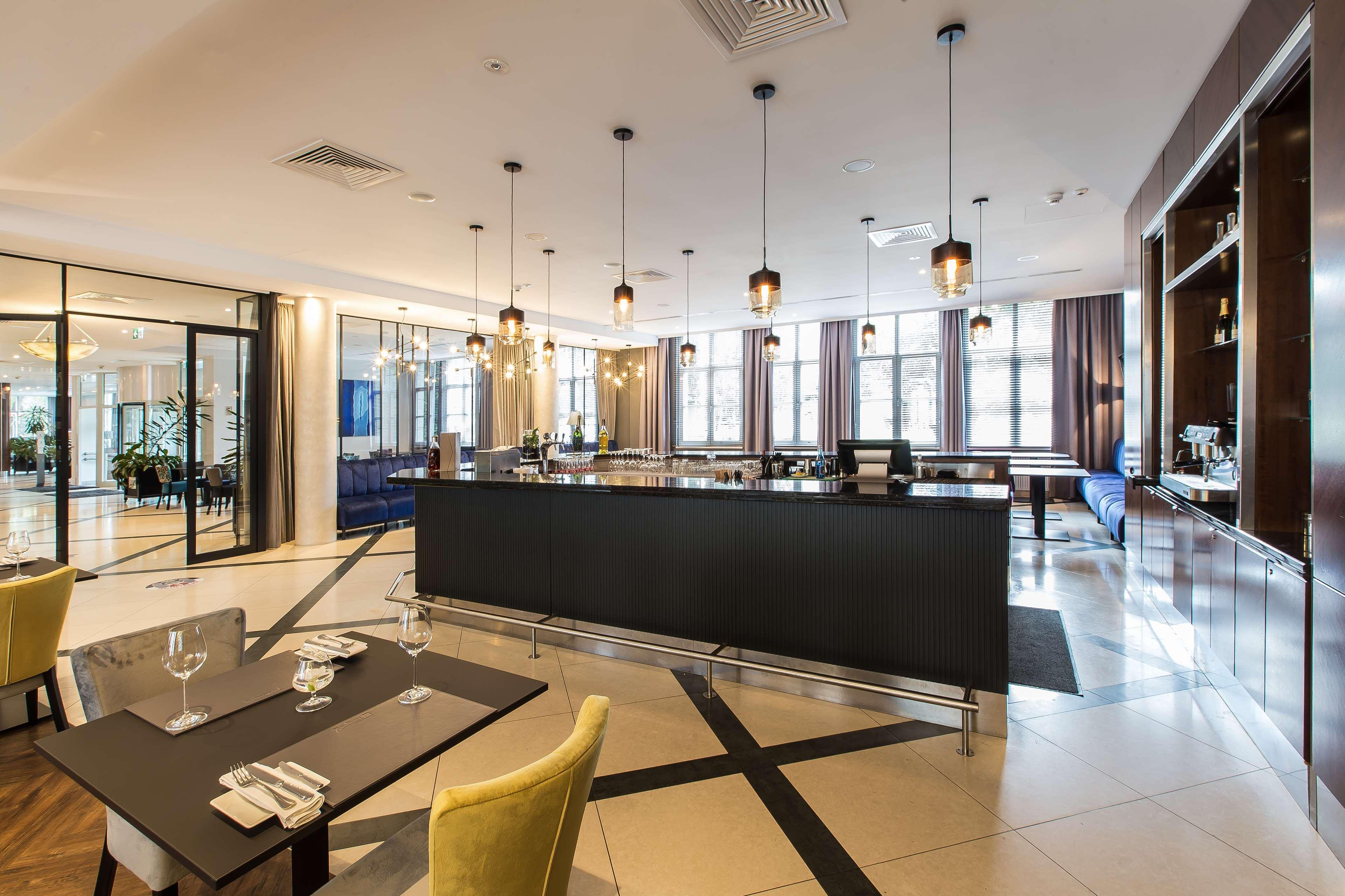 Radisson Blu Hotel Вроцлав Экстерьер фото The restaurant