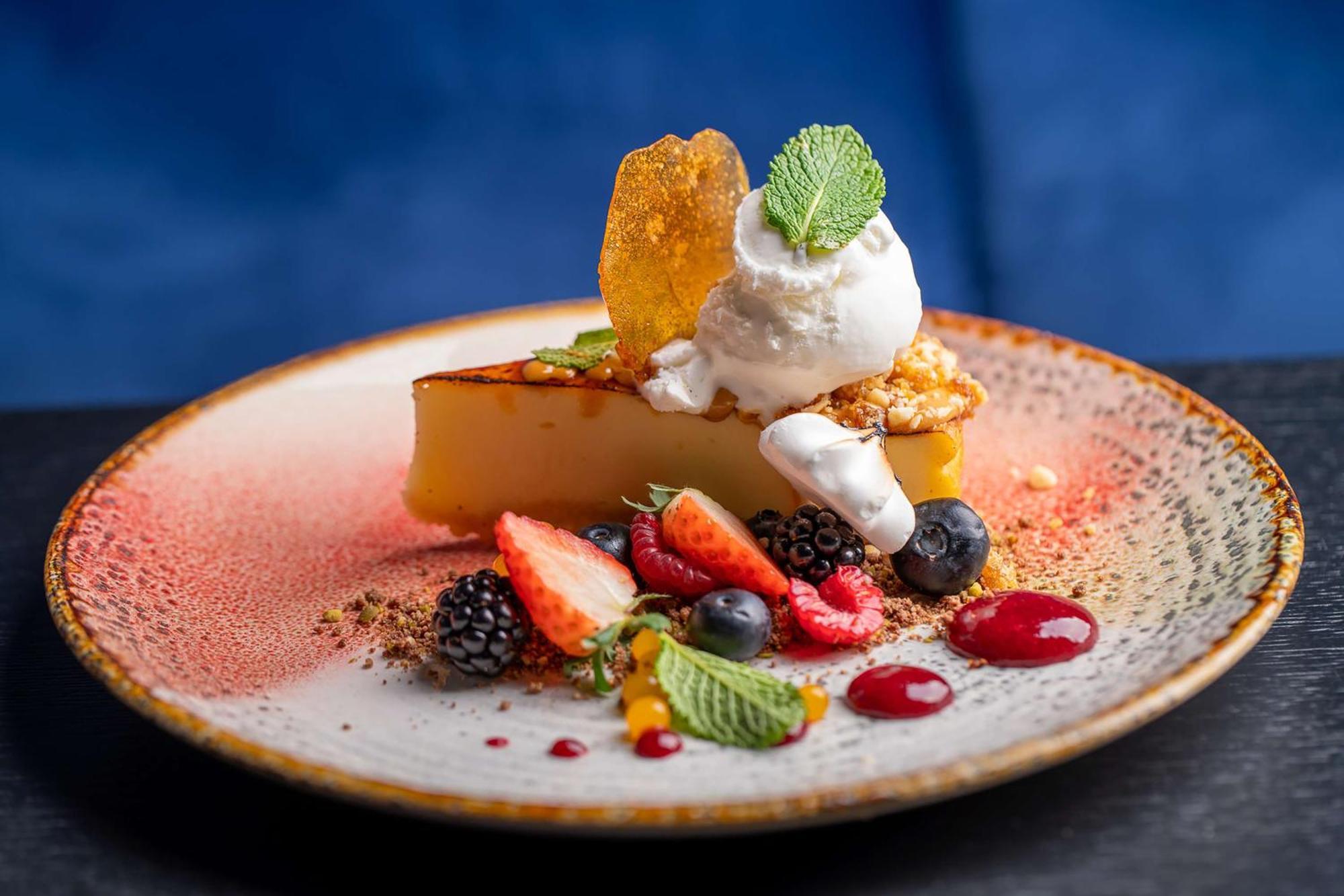 Radisson Blu Hotel Вроцлав Экстерьер фото A dessert
